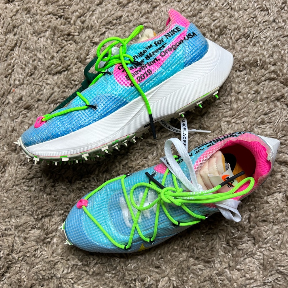 Off white vapor street